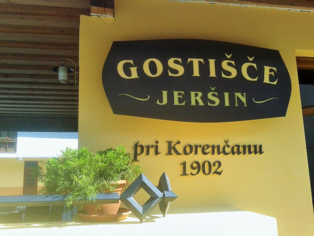 Guesthouse Jersin Logatec Bagian luar foto